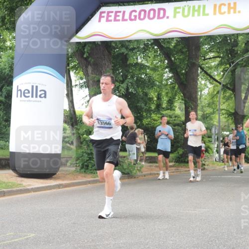 29.06.2025 - hella hamburg halbmarathon KatJ http://msf.ph/oto/8525432 29.06.2025 10:52:48 Zwischen KM18-KM19 3578, 6572 meine-sportfotos.de