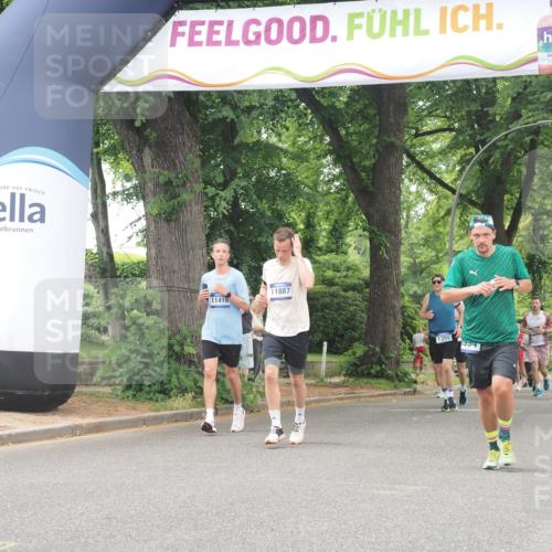 29.06.2025 - hella hamburg halbmarathon KatJ http://msf.ph/oto/8525443 29.06.2025 10:52:50 Zwischen KM18-KM19 3994, 6572 meine-sportfotos.de