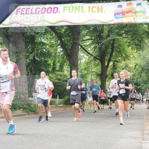 29.06.2025 - hella hamburg halbmarathon KatJ http://msf.ph/oto/8525547 29.06.2025 10:52:56 Zwischen KM18-KM19 1355, 3994, 6489 meine-sportfotos.de