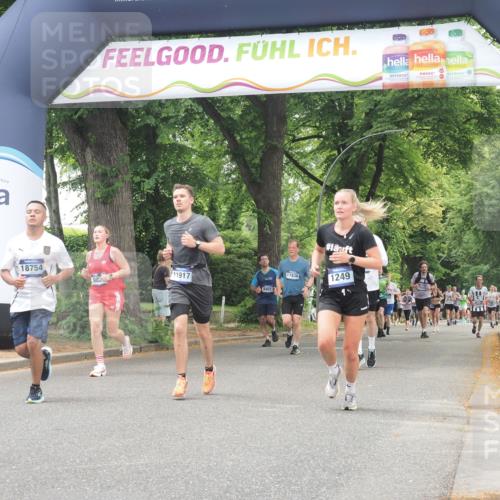 29.06.2025 - hella hamburg halbmarathon KatJ http://msf.ph/oto/8525567 29.06.2025 10:52:58 Zwischen KM18-KM19 1249, 1355, 3994, 6489 meine-sportfotos.de