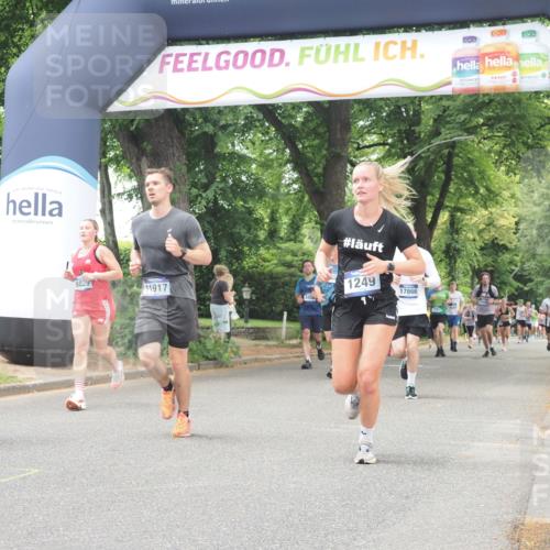 29.06.2025 - hella hamburg halbmarathon KatJ http://msf.ph/oto/8525592 29.06.2025 10:52:58 Zwischen KM18-KM19 1249, 1355, 3994, 6489 meine-sportfotos.de