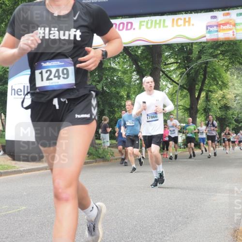29.06.2025 - hella hamburg halbmarathon KatJ http://msf.ph/oto/8525620 29.06.2025 10:53:00 Zwischen KM18-KM19 1249, 6489 meine-sportfotos.de