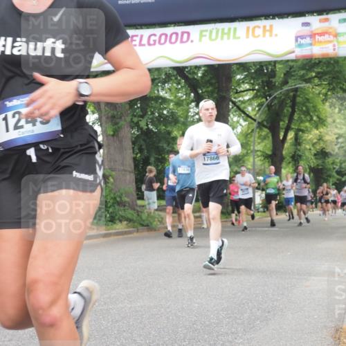 29.06.2025 - hella hamburg halbmarathon KatJ http://msf.ph/oto/8525625 29.06.2025 10:53:00 Zwischen KM18-KM19 1249, 6489 meine-sportfotos.de