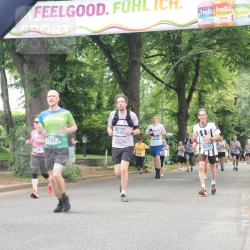 29.06.2025 - hella hamburg halbmarathon KatJ http://msf.ph/oto/8525670 29.06.2025 10:53:04 Zwischen KM18-KM19 1249, 1781, 5951, 8402 meine-sportfotos.de