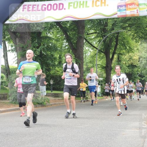 29.06.2025 - hella hamburg halbmarathon KatJ http://msf.ph/oto/8525672 29.06.2025 10:53:04 Zwischen KM18-KM19 1249, 1781, 5951, 8402 meine-sportfotos.de