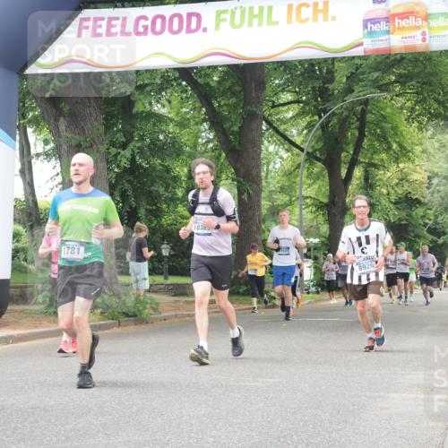 29.06.2025 - hella hamburg halbmarathon KatJ http://msf.ph/oto/8525676 29.06.2025 10:53:04 Zwischen KM18-KM19 1249, 1781, 5951, 8402 meine-sportfotos.de