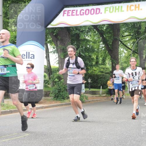 29.06.2025 - hella hamburg halbmarathon KatJ http://msf.ph/oto/8525700 29.06.2025 10:53:05 Zwischen KM18-KM19 1249, 1781, 4499, 5951, 8402 meine-sportfotos.de