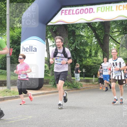 29.06.2025 - hella hamburg halbmarathon KatJ http://msf.ph/oto/8525707 29.06.2025 10:53:05 Zwischen KM18-KM19 1249, 1781, 4499, 5951, 8402 meine-sportfotos.de