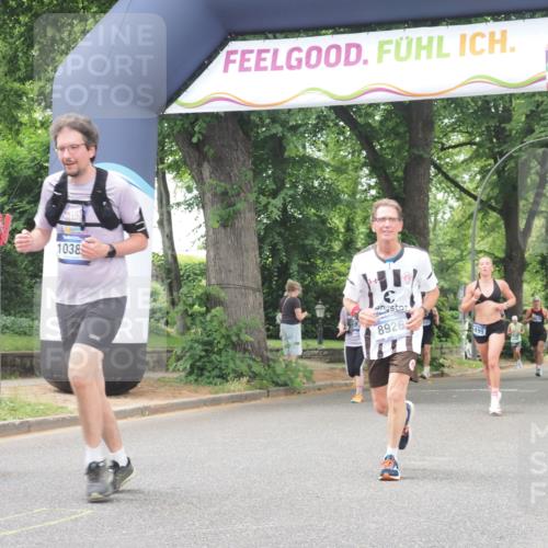 29.06.2025 - hella hamburg halbmarathon KatJ http://msf.ph/oto/8525717 29.06.2025 10:53:05 Zwischen KM18-KM19 1249, 1781, 4499, 5951, 8402 meine-sportfotos.de