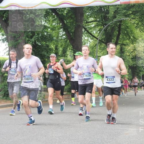 29.06.2025 - hella hamburg halbmarathon KatJ http://msf.ph/oto/8525817 29.06.2025 10:53:11 Zwischen KM18-KM19 4227, 4322, 4499 meine-sportfotos.de