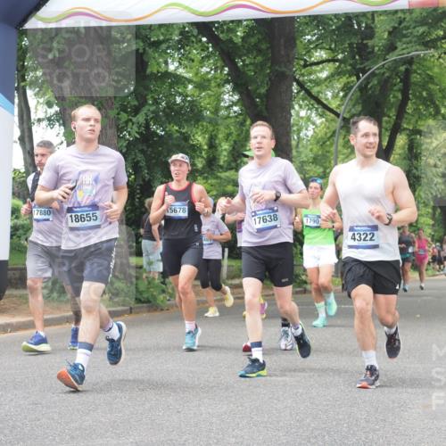 29.06.2025 - hella hamburg halbmarathon KatJ http://msf.ph/oto/8525823 29.06.2025 10:53:11 Zwischen KM18-KM19 4227, 4322, 4499 meine-sportfotos.de