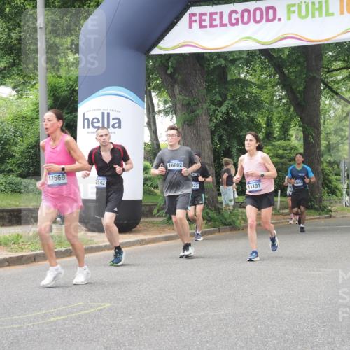 29.06.2025 - hella hamburg halbmarathon KatJ http://msf.ph/oto/8525997 29.06.2025 10:53:22 Zwischen KM18-KM19 2142, 4286, 4782, 5869, 7323, 7485 meine-sportfotos.de