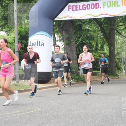 29.06.2025 - hella hamburg halbmarathon KatJ http://msf.ph/oto/8526010 29.06.2025 10:53:22 Zwischen KM18-KM19 2142, 4286, 4782, 5869, 7323, 7485 meine-sportfotos.de