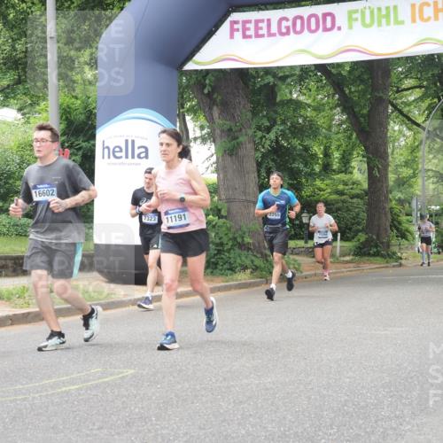 29.06.2025 - hella hamburg halbmarathon KatJ http://msf.ph/oto/8526048 29.06.2025 10:53:23 Zwischen KM18-KM19 2142, 4782, 5869, 7323, 7485 meine-sportfotos.de