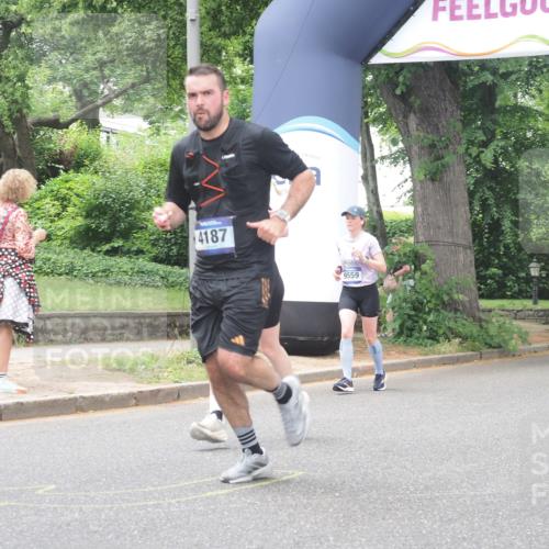29.06.2025 - hella hamburg halbmarathon KatJ http://msf.ph/oto/8526148 29.06.2025 10:53:31 Zwischen KM18-KM19 3071, 4187 meine-sportfotos.de