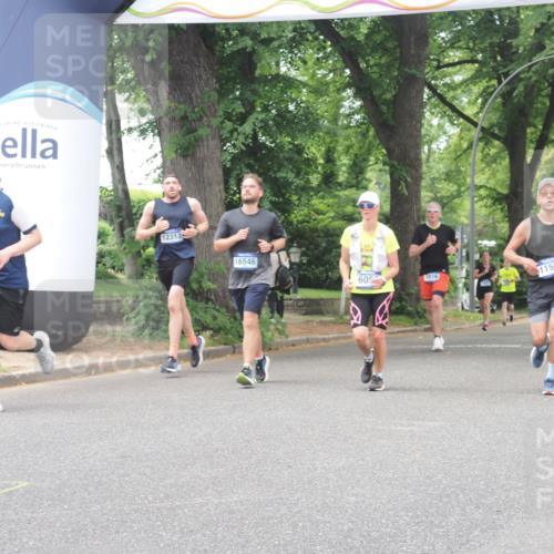 29.06.2025 - hella hamburg halbmarathon KatJ http://msf.ph/oto/8526225 29.06.2025 10:53:35 Zwischen KM18-KM19 4187, 6059 meine-sportfotos.de