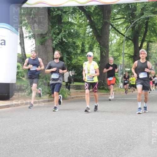 29.06.2025 - hella hamburg halbmarathon KatJ http://msf.ph/oto/8526230 29.06.2025 10:53:36 Zwischen KM18-KM19 4187, 6059 meine-sportfotos.de