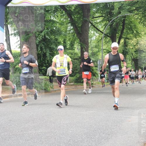 29.06.2025 - hella hamburg halbmarathon KatJ http://msf.ph/oto/8526239 29.06.2025 10:53:36 Zwischen KM18-KM19 4187, 6059 meine-sportfotos.de