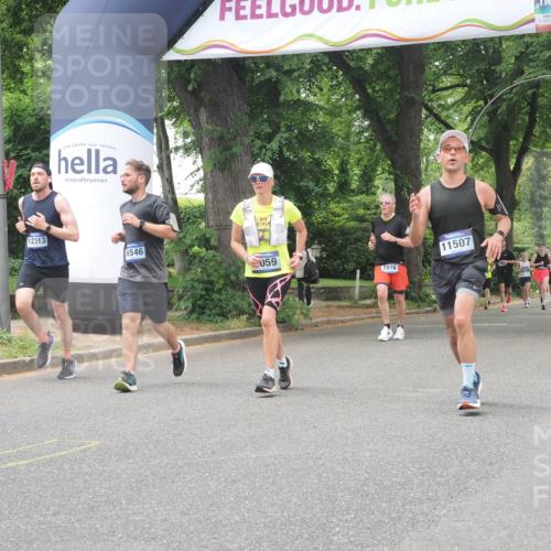 29.06.2025 - hella hamburg halbmarathon KatJ http://msf.ph/oto/8526246 29.06.2025 10:53:37 Zwischen KM18-KM19 5976, 6059 meine-sportfotos.de