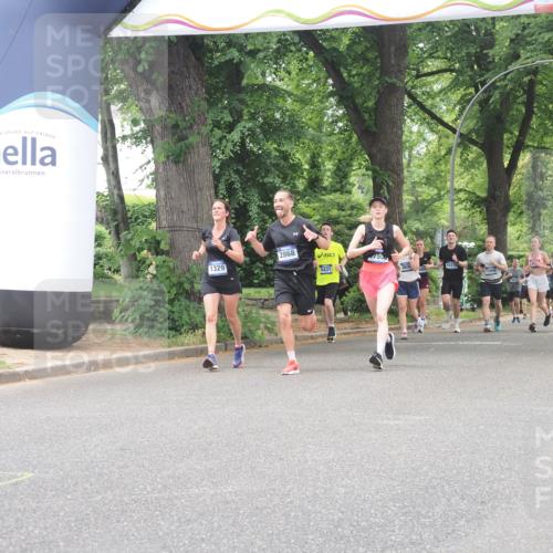 29.06.2025 - hella hamburg halbmarathon KatJ http://msf.ph/oto/8526371 29.06.2025 10:53:43 Zwischen KM18-KM19 1329, 5976 meine-sportfotos.de