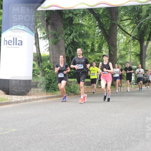 29.06.2025 - hella hamburg halbmarathon KatJ http://msf.ph/oto/8526376 29.06.2025 10:53:43 Zwischen KM18-KM19 1329, 5976 meine-sportfotos.de