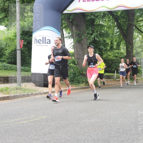 29.06.2025 - hella hamburg halbmarathon KatJ http://msf.ph/oto/8526415 29.06.2025 10:53:44 Zwischen KM18-KM19 1329, 2868, 5976 meine-sportfotos.de