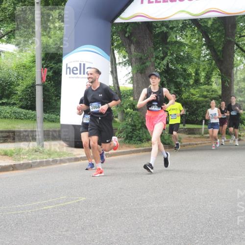 29.06.2025 - hella hamburg halbmarathon KatJ http://msf.ph/oto/8526421 29.06.2025 10:53:44 Zwischen KM18-KM19 1329, 2868, 5976 meine-sportfotos.de