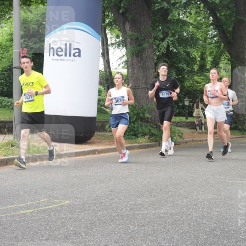 29.06.2025 - hella hamburg halbmarathon KatJ http://msf.ph/oto/8526475 29.06.2025 10:53:47 Zwischen KM18-KM19 1329, 2868, 3630, 5431 meine-sportfotos.de