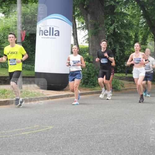 29.06.2025 - hella hamburg halbmarathon KatJ http://msf.ph/oto/8526484 29.06.2025 10:53:47 Zwischen KM18-KM19 1329, 2868, 3630, 5431 meine-sportfotos.de