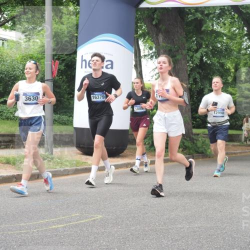 29.06.2025 - hella hamburg halbmarathon KatJ http://msf.ph/oto/8526529 29.06.2025 10:53:48 Zwischen KM18-KM19 1329, 2868, 3630, 4532, 5431 meine-sportfotos.de