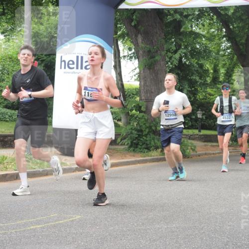 29.06.2025 - hella hamburg halbmarathon KatJ http://msf.ph/oto/8526544 29.06.2025 10:53:49 Zwischen KM18-KM19 1329, 2868, 3630, 4532, 5431 meine-sportfotos.de