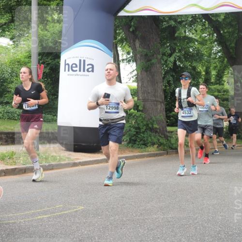 29.06.2025 - hella hamburg halbmarathon KatJ http://msf.ph/oto/8526554 29.06.2025 10:53:50 Zwischen KM18-KM19 2868, 3630, 4532, 5431 meine-sportfotos.de
