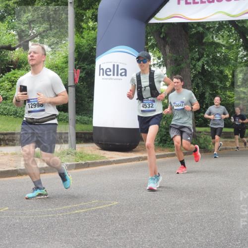 29.06.2025 - hella hamburg halbmarathon KatJ http://msf.ph/oto/8526577 29.06.2025 10:53:51 Zwischen KM18-KM19 2868, 3630, 4532, 5431 meine-sportfotos.de
