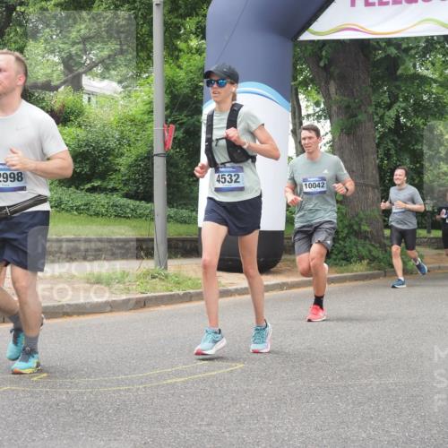 29.06.2025 - hella hamburg halbmarathon KatJ http://msf.ph/oto/8526592 29.06.2025 10:53:51 Zwischen KM18-KM19 2868, 3630, 4532, 5431 meine-sportfotos.de