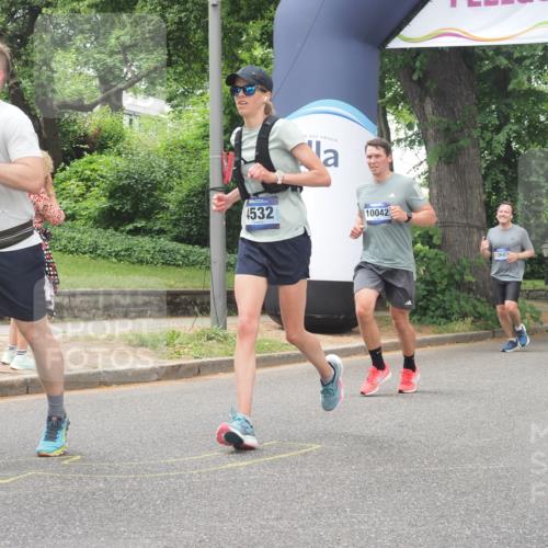 29.06.2025 - hella hamburg halbmarathon KatJ http://msf.ph/oto/8526598 29.06.2025 10:53:51 Zwischen KM18-KM19 2868, 3630, 4532, 5431 meine-sportfotos.de