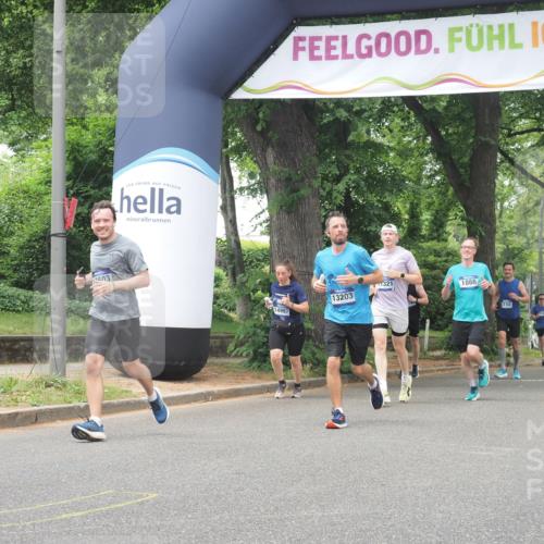 29.06.2025 - hella hamburg halbmarathon KatJ http://msf.ph/oto/8526631 29.06.2025 10:53:53 Zwischen KM18-KM19 1866, 3630, 4532, 5431 meine-sportfotos.de