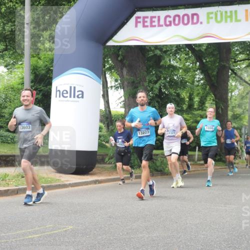 29.06.2025 - hella hamburg halbmarathon KatJ http://msf.ph/oto/8526642 29.06.2025 10:53:54 Zwischen KM18-KM19 1866, 3630, 4532, 5431 meine-sportfotos.de