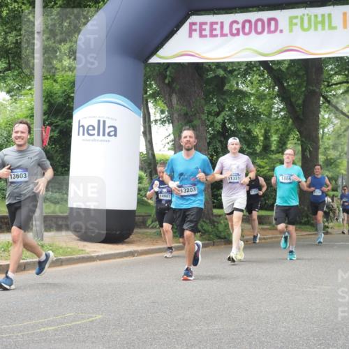 29.06.2025 - hella hamburg halbmarathon KatJ http://msf.ph/oto/8526648 29.06.2025 10:53:54 Zwischen KM18-KM19 1866, 3630, 4532, 5431 meine-sportfotos.de