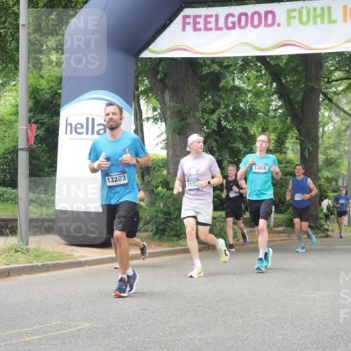 29.06.2025 - hella hamburg halbmarathon KatJ http://msf.ph/oto/8526670 29.06.2025 10:53:54 Zwischen KM18-KM19 1866, 3630, 4532, 5431 meine-sportfotos.de