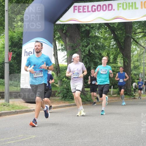 29.06.2025 - hella hamburg halbmarathon KatJ http://msf.ph/oto/8526676 29.06.2025 10:53:54 Zwischen KM18-KM19 1866, 3630, 4532, 5431 meine-sportfotos.de