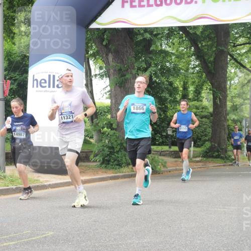 29.06.2025 - hella hamburg halbmarathon KatJ http://msf.ph/oto/8526687 29.06.2025 10:53:55 Zwischen KM18-KM19 1866, 4532, 5150, 5431 meine-sportfotos.de