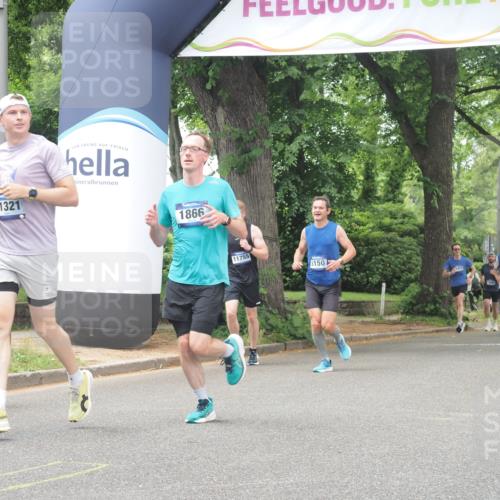 29.06.2025 - hella hamburg halbmarathon KatJ http://msf.ph/oto/8526706 29.06.2025 10:53:55 Zwischen KM18-KM19 1866, 4532, 5150, 5431 meine-sportfotos.de