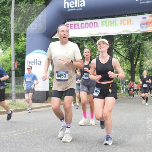 29.06.2025 - hella hamburg halbmarathon KatJ http://msf.ph/oto/8526833 29.06.2025 10:54:02 Zwischen KM18-KM19 1729, 3062, 3225, 4066, 5150, 6453 meine-sportfotos.de