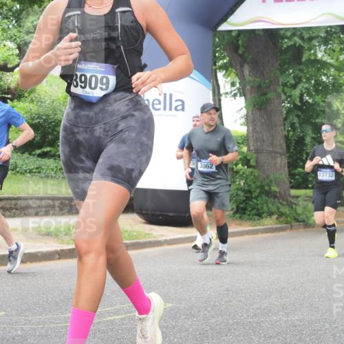29.06.2025 - hella hamburg halbmarathon KatJ http://msf.ph/oto/8526837 29.06.2025 10:54:04 Zwischen KM18-KM19 1729, 3062, 3225, 4066, 6453 meine-sportfotos.de