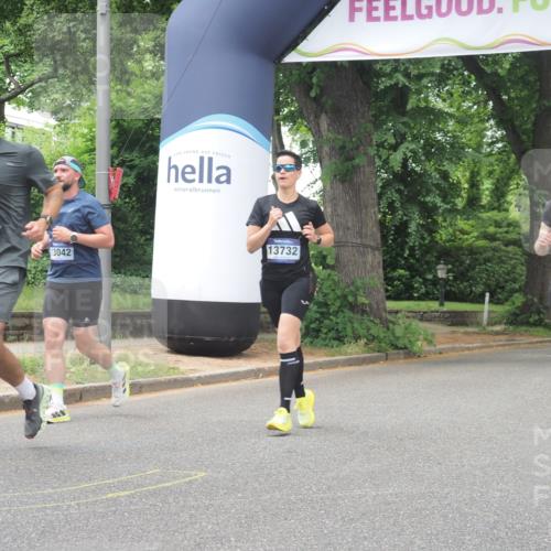 29.06.2025 - hella hamburg halbmarathon KatJ http://msf.ph/oto/8526865 29.06.2025 10:54:05 Zwischen KM18-KM19 1729, 3062, 3225, 4066, 6453 meine-sportfotos.de