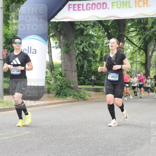 29.06.2025 - hella hamburg halbmarathon KatJ http://msf.ph/oto/8526885 29.06.2025 10:54:06 Zwischen KM18-KM19 1729, 3062, 3225, 4066, 6453 meine-sportfotos.de