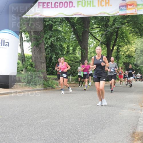29.06.2025 - hella hamburg halbmarathon KatJ http://msf.ph/oto/8526907 29.06.2025 10:54:08 Zwischen KM18-KM19 1729, 2628, 3062, 3225, 5605 meine-sportfotos.de