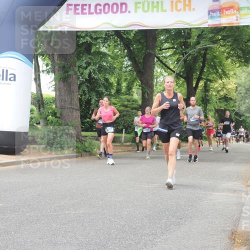 29.06.2025 - hella hamburg halbmarathon KatJ http://msf.ph/oto/8526911 29.06.2025 10:54:08 Zwischen KM18-KM19 1729, 2628, 3062, 3225, 5605 meine-sportfotos.de