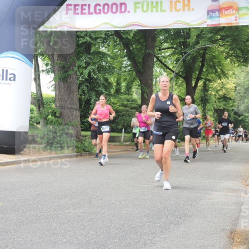 29.06.2025 - hella hamburg halbmarathon KatJ http://msf.ph/oto/8526914 29.06.2025 10:54:08 Zwischen KM18-KM19 1729, 2628, 3062, 3225, 5605 meine-sportfotos.de