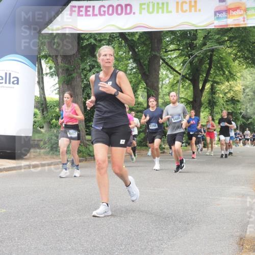 29.06.2025 - hella hamburg halbmarathon KatJ http://msf.ph/oto/8526935 29.06.2025 10:54:09 Zwischen KM18-KM19 1729, 2628, 3062, 5605 meine-sportfotos.de